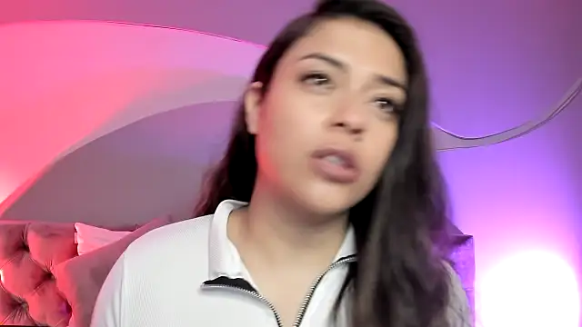 Nicolle W online show from 6, 3, 2025