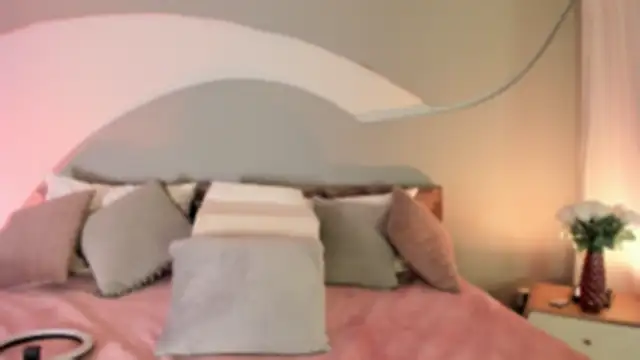 Nicolle W online show from 20, 9, 2025