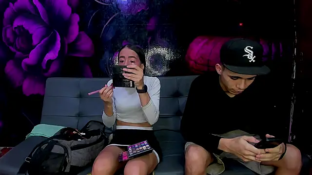 Snapshot of SecretsParty chatting on 28, 9, 2025 SecretsParty online show from 28, 9, 2025