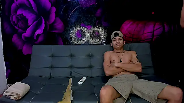 Snapshot of SecretsParty chatting on 30, 9, 2025 SecretsParty online show from 30, 9, 2025