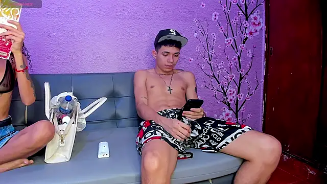 Snapshot of SecretsParty chatting on 28, 10, 2025 SecretsParty online show from 28, 10, 2025