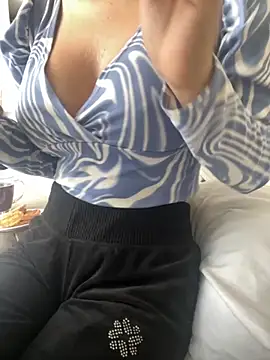 DulceMya6 online show from 1, 12, 2025