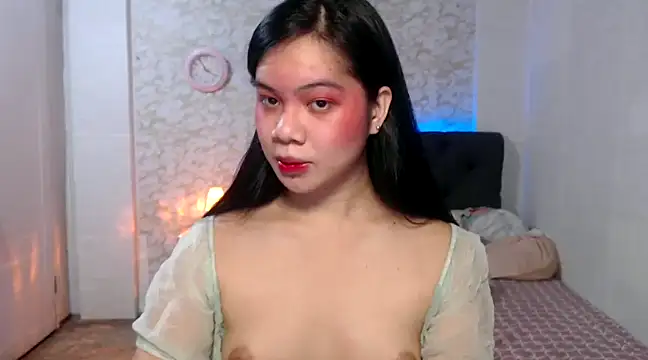 Snapshot of Hebefemme chatting on 10, 12, 2024 Hebefemme online show from 10, 12, 2024
