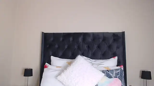 Sexynaughty Gal online show from 13, 2, 2026