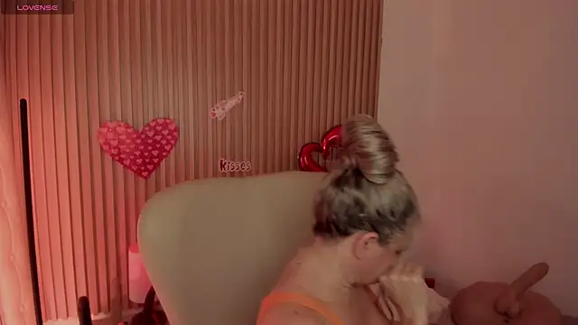 MarianL0ve online show from 16, 2, 2025