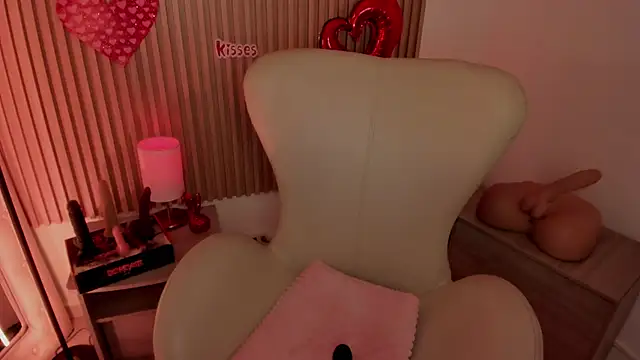 MarianL0ve online show from 18, 2, 2025