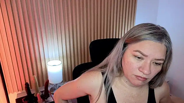 MarianL0ve online show from 2, 11, 2025