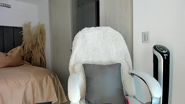 Snapshot of NatalieClark chatting on 21, 2, 2025 NatalieClark online show from 21, 2, 2025