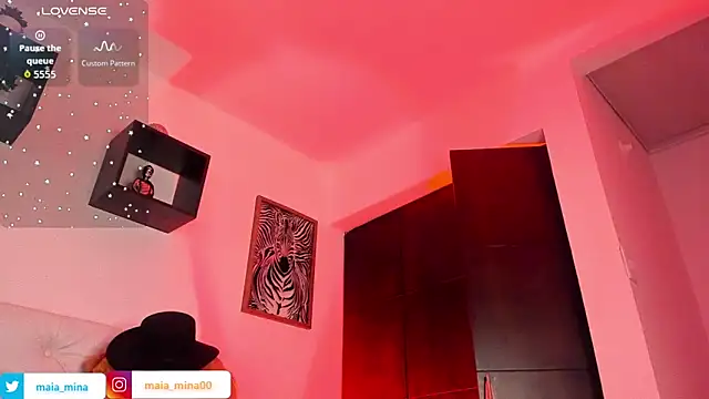 Snapshot of Sharon_smiith chatting on 4, 10, 2025 Sharon smiith online show from 4, 10, 2025