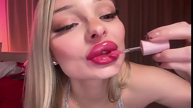 HannaXLove online show from 17, 11, 2025