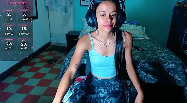 Mia sexy18  online show from 8, 3, 2025