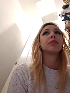 Snapshot of AmethystFoxx chatting on 6, 11, 2025 AmethystFoxx online show from 6, 11, 2025