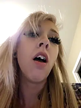 Snapshot of AmethystFoxx chatting on 16, 11, 2025 AmethystFoxx online show from 16, 11, 2025