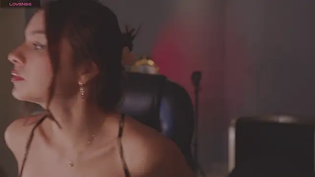 Snapshot of NaomiSainz chatting on 27, 2, 2026 NaomiSainz online show from 27, 2, 2026