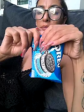 amanilouve online show from 2, 3, 2025