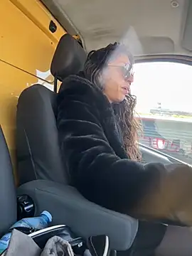 amanilouve online show from 5, 3, 2026