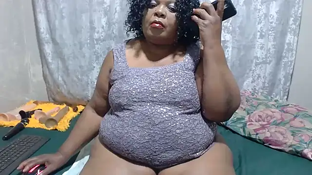 Snapshot of MatureBootyBabe4Uxx chatting on 14, 6, 2026 MatureBootyBabe4Uxx online show from 14, 6, 2026