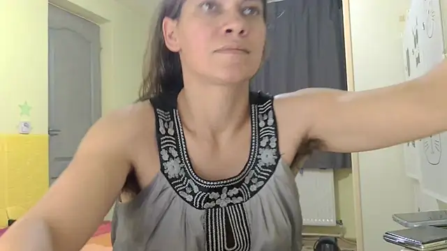 Snapshot of MercyLove chatting on 19, 11, 2025 MercyLove online show from 19, 11, 2025