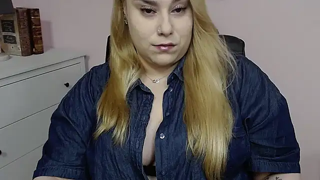 XgloryHAILEY online show from 4, 3, 2025