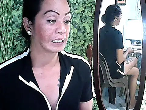 Snapshot of yummy_21xxx chatting on 22, 11, 2025 yummy 21xxx online show from 22, 11, 2025