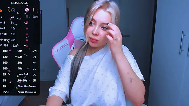 MonaLauu online show from 6, 1, 2025