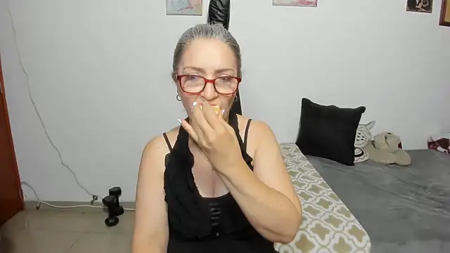 D-yanamilf online show from 16, 10, 2025