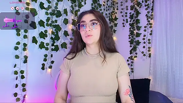 Snapshot of Samii_Evans chatting on 11, 10, 2025 Samii Evans online show from 11, 10, 2025