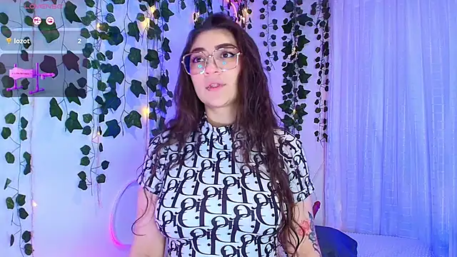 Snapshot of Samii_Evans chatting on 18, 11, 2025 Samii Evans online show from 18, 11, 2025