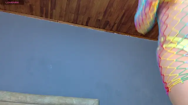 nicol snow online show from 11, 4, 2026