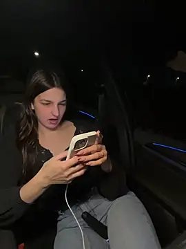 DoriDeluxe66 online show from 17, 1, 2025