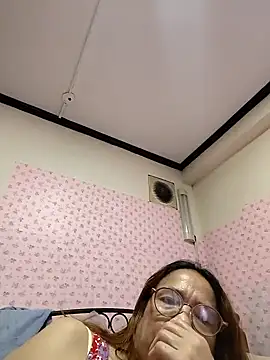 Snapshot of HotsexyNaughtysweetbaby chatting on 11, 11, 2025 HotsexyNaughtysweetbaby online show from 11, 11, 2025