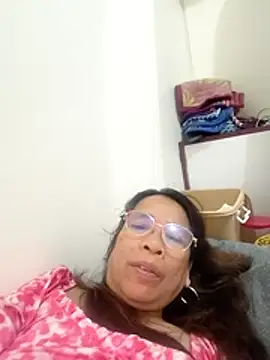 HotsexyNaughtysweetbaby online show from 24, 4, 2026