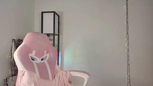  monamour  online show from 8, 1, 2025