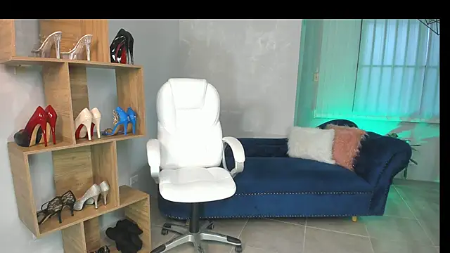 MissRhodes1 online show from 15, 1, 2025