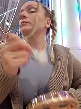 Bondgirl 013 online show from 21, 12, 2025