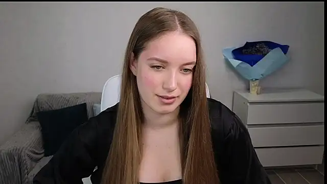 Snapshot of EvaMaddison chatting on 3, 2, 2025 EvaMaddison online show from 3, 2, 2025