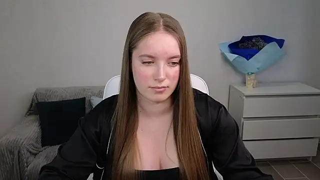 Snapshot of EvaMaddison chatting on 6, 2, 2025 EvaMaddison online show from 6, 2, 2025