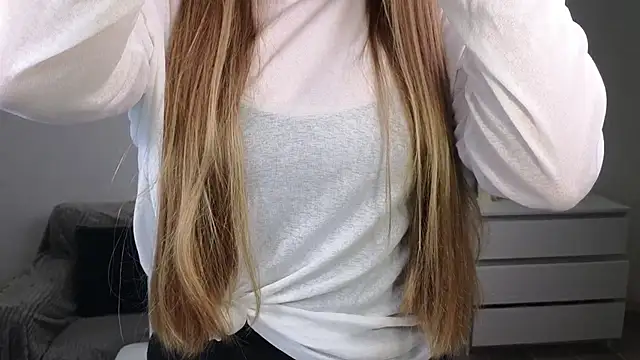 Snapshot of EvaMaddison chatting on 1, 3, 2025 EvaMaddison online show from 1, 3, 2025