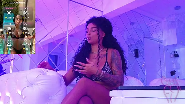 KimiBrown online show from 25, 11, 2025