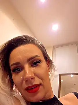 Snapshot of AureliaDoux chatting on 16, 4, 2026 AureliaDoux online show from 16, 4, 2026