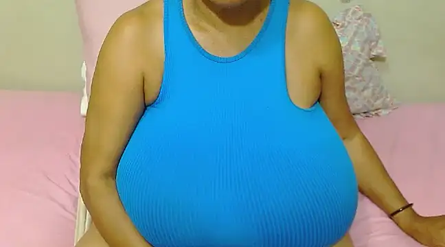 Snapshot of DairyQueen2 chatting on 15, 3, 2025 DairyQueen2 online show from 15, 3, 2025