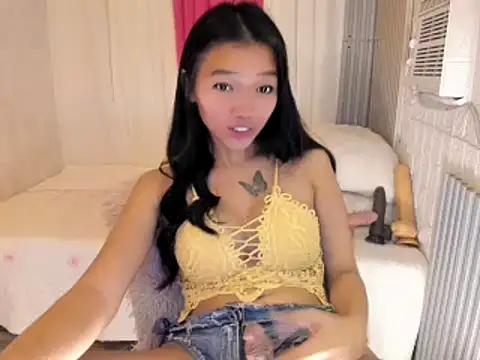 Snapshot of _caroline69 chatting on 5, 1, 2025 caroline69 online show from 5, 1, 2025