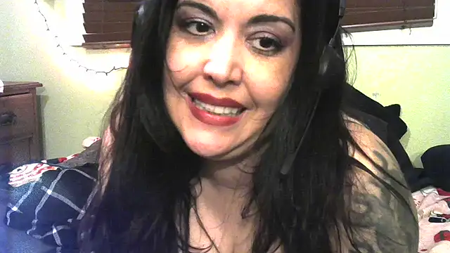 Snapshot of Mistimoon chatting on 1, 12, 2025 Mistimoon online show from 1, 12, 2025