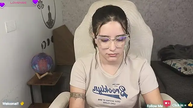 Snapshot of blue__moon_ chatting on 17, 2, 2025 blue moon online show from 17, 2, 2025