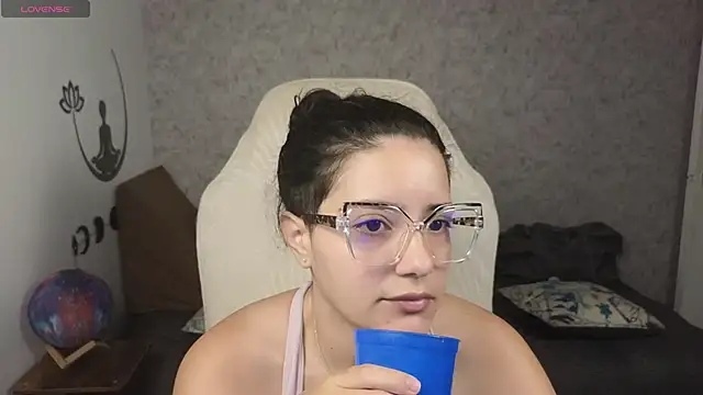 Snapshot of blue__moon_ chatting on 20, 2, 2025 blue moon online show from 20, 2, 2025