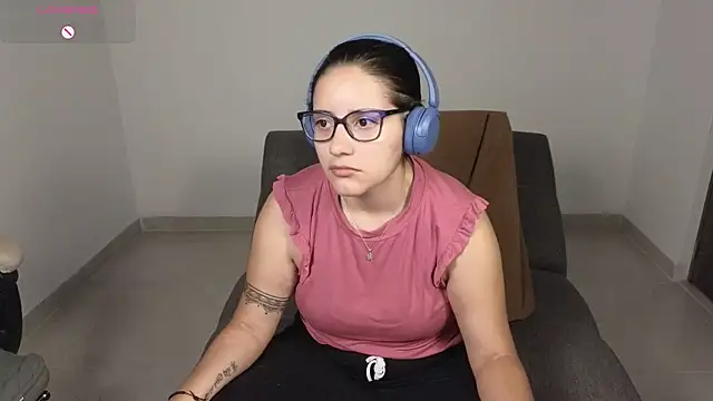 Snapshot of blue__moon_ chatting on 24, 9, 2025 blue moon online show from 24, 9, 2025