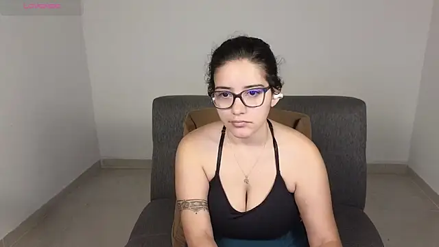 Snapshot of blue__moon_ chatting on 16, 10, 2025 blue moon online show from 16, 10, 2025