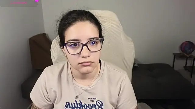 Snapshot of blue__moon_ chatting on 1, 11, 2025 blue moon online show from 1, 11, 2025