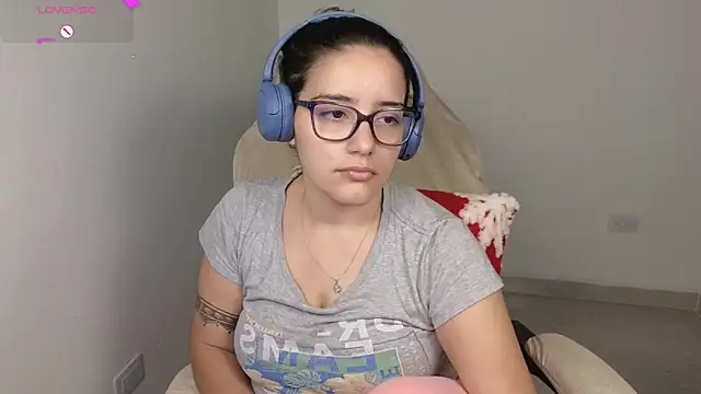 Snapshot of blue__moon_ chatting on 3, 12, 2025 blue moon online show from 3, 12, 2025