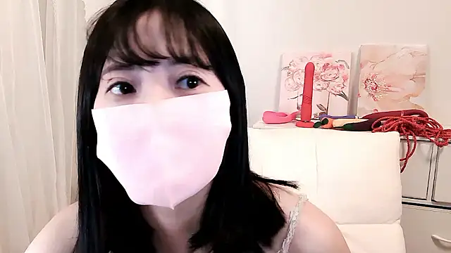 MOMO ROSE online show from 19, 11, 2025